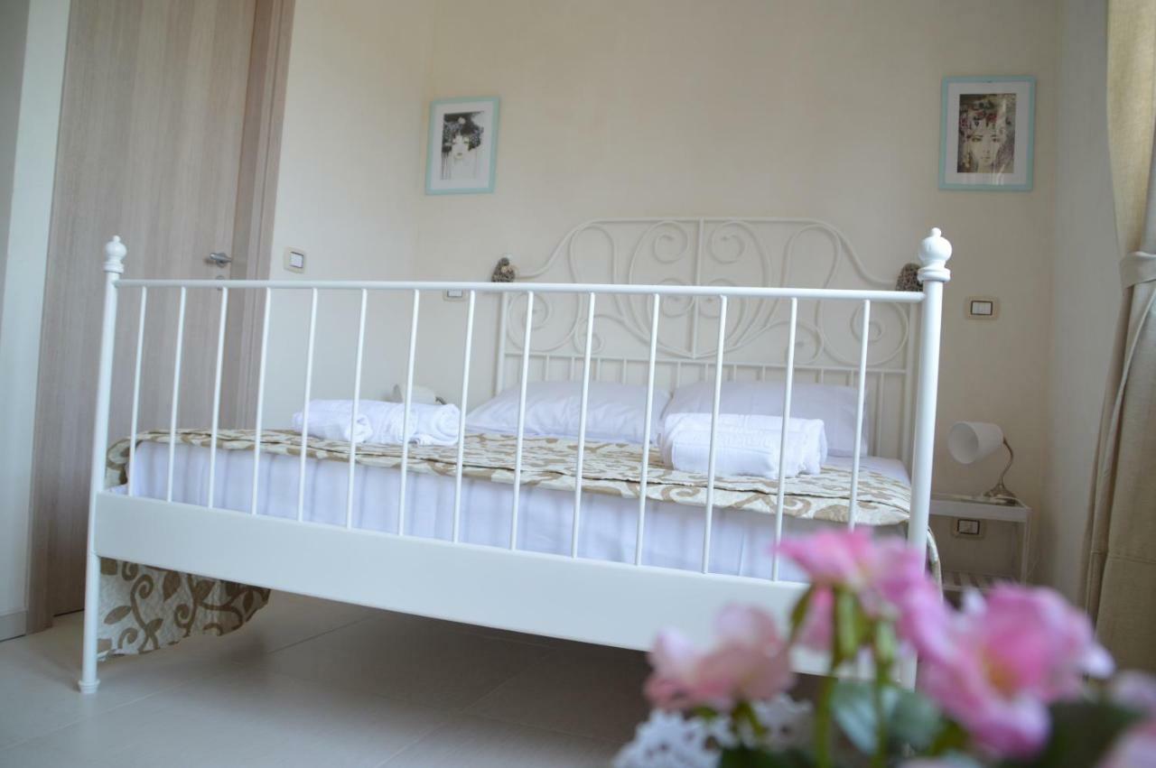 B&B La Via Di Casa サン・レオーネ エクステリア 写真