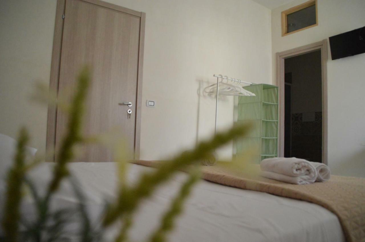 B&B La Via Di Casa サン・レオーネ エクステリア 写真