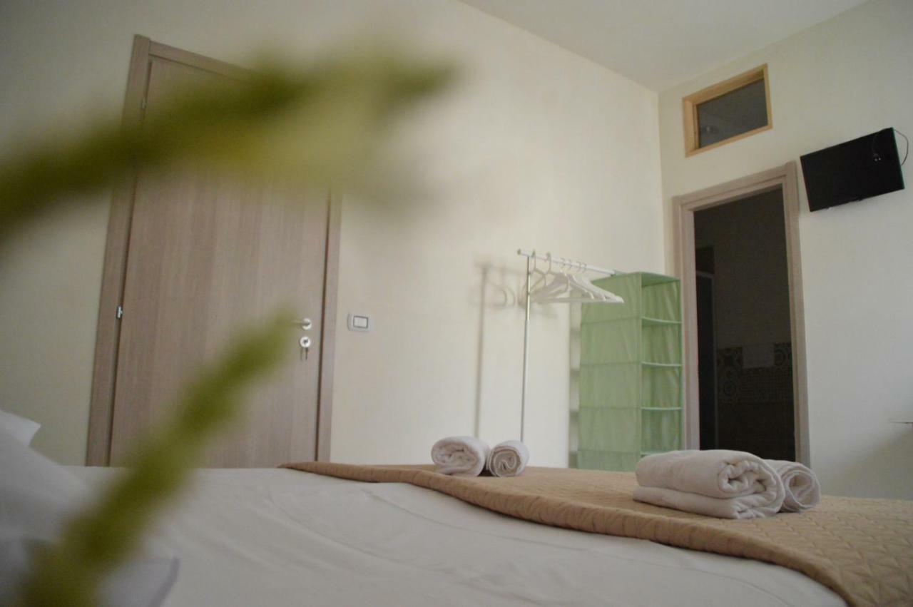 B&B La Via Di Casa サン・レオーネ エクステリア 写真